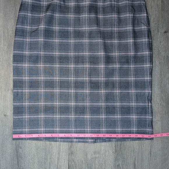 Grey Pink Plaid Pencil Skirt - Picture 3 of 8